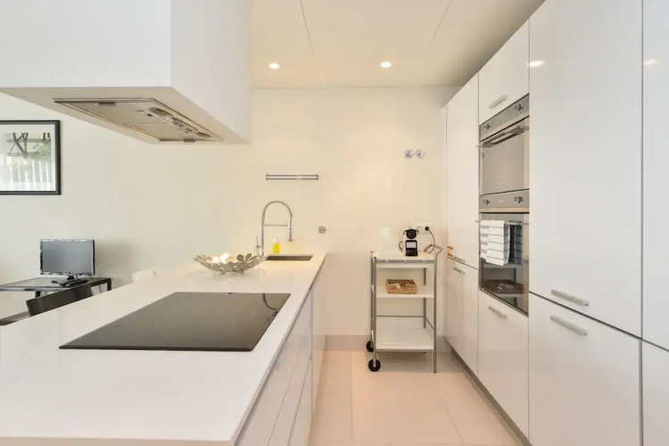 Sunny & Bright Amoreiras Apartment