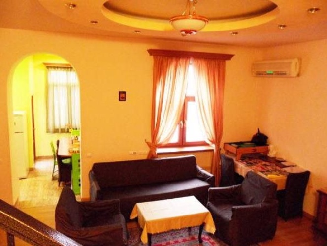 Penthouse Hotel and Hostel