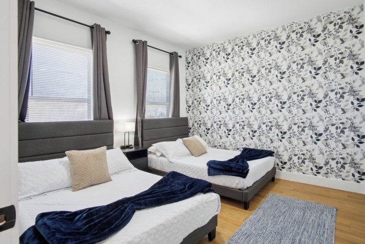 3 Bedrooms Apartment