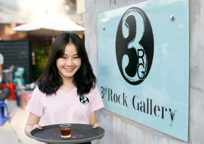 Third Rock Hostel (SHA Extra Plus)