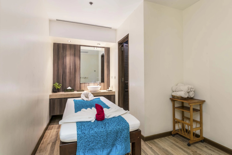 Chatrium Hotel Royal Lake Yangon