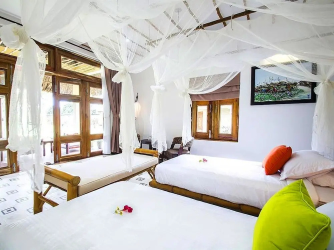 Standard room with balcony and with river view