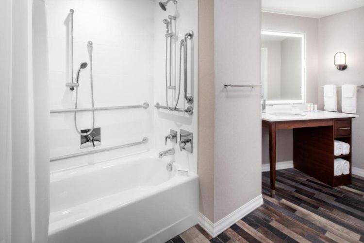 Hampton Inn Boston Seaport District photo 12