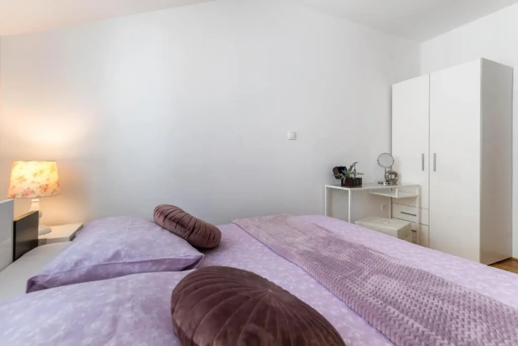 3 Bedrooms Apartment