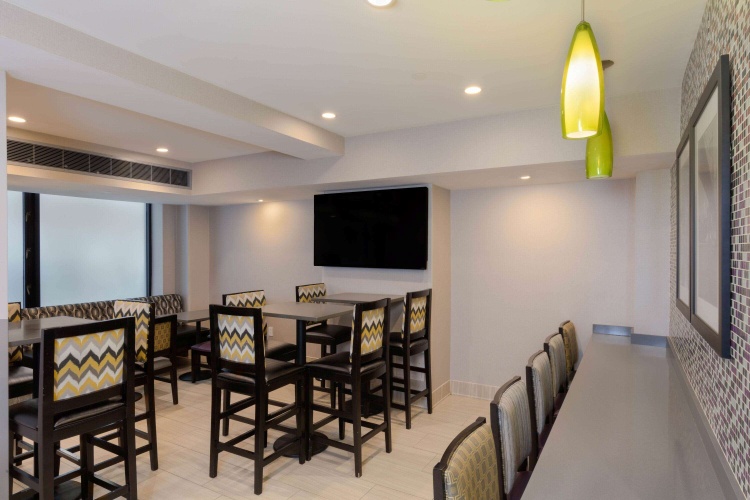 La Quinta Inn and Suites New York City Central Park photo 16