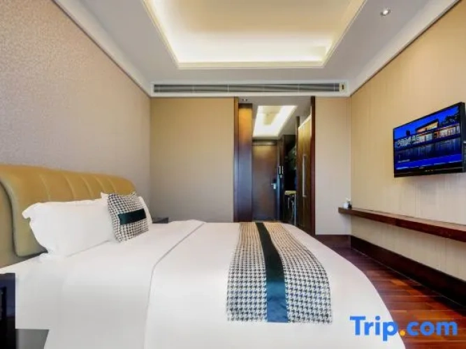 Standard Double room with city view