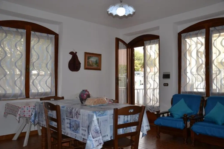 3 Bedrooms Apartment