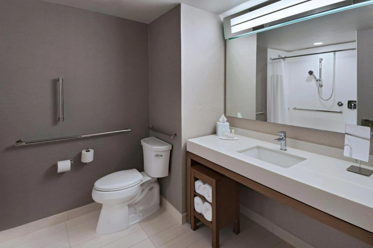 Courtyard by Marriott Jackson Madison