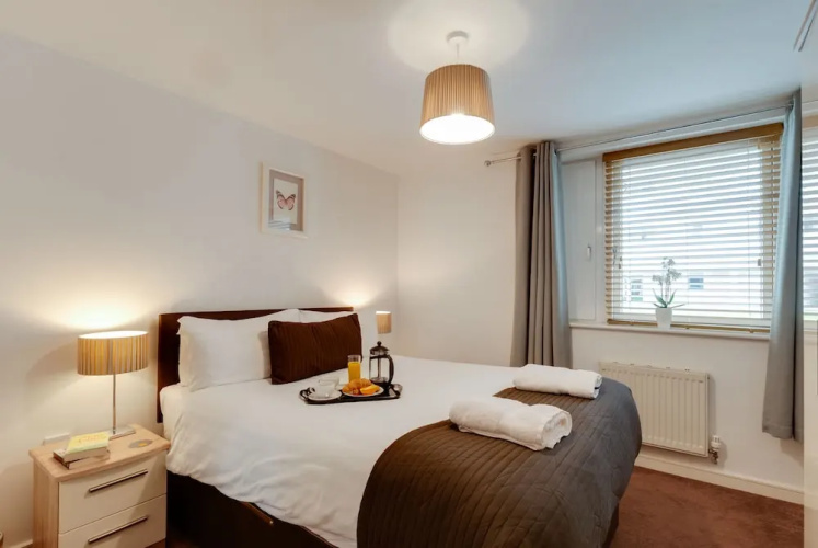Base Serviced Apartments - The Docks