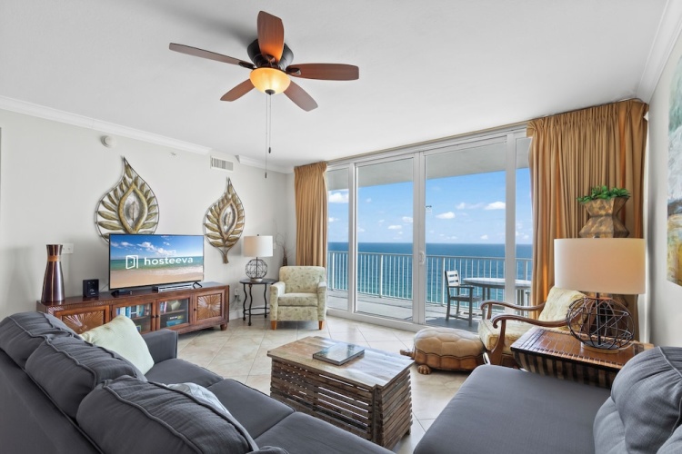 3 Bedrooms Executive room with balcony and beachfront