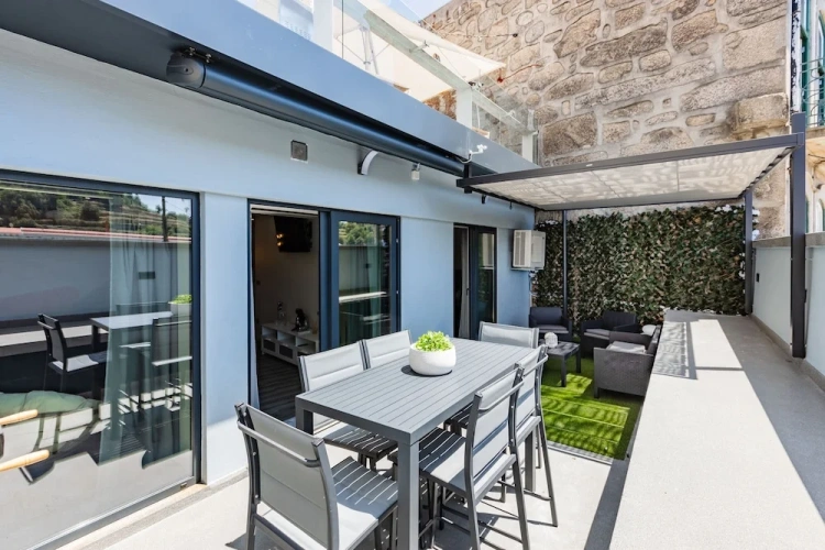 2 Bedrooms Apartment with balcony