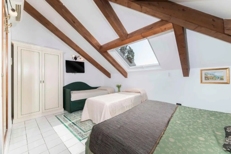 Quadruple Junior Suite with sea view