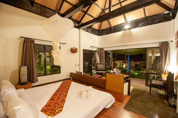 Deluxe Bungalow with garden view