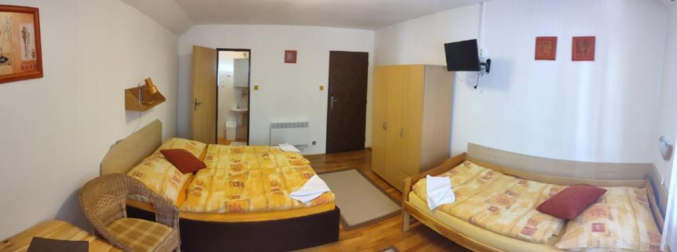 Standard Triple room