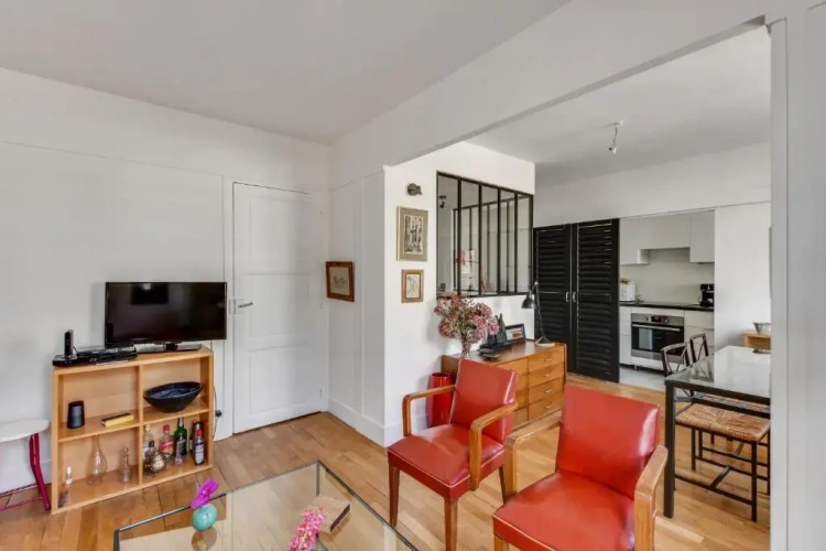 2 Bedrooms Apartment