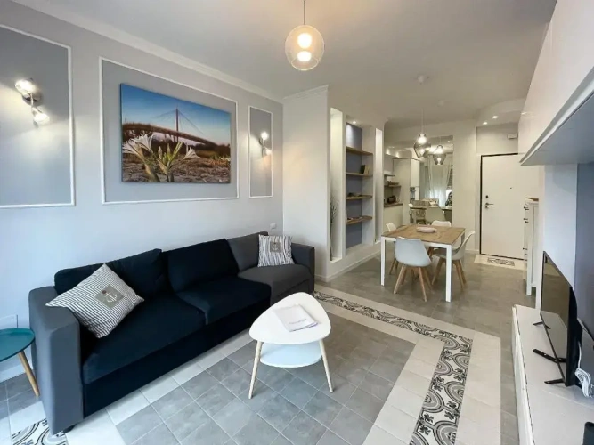 2 Bedrooms Apartment