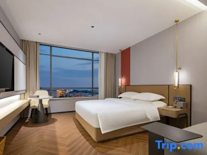 Suite with city view