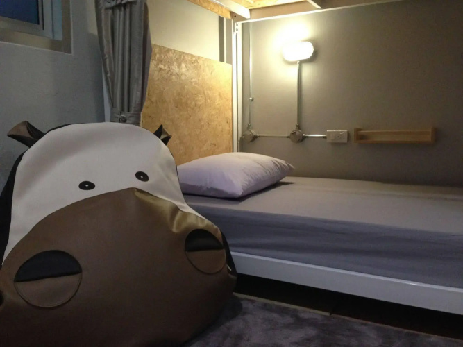 Cubic Bangkok Hostel