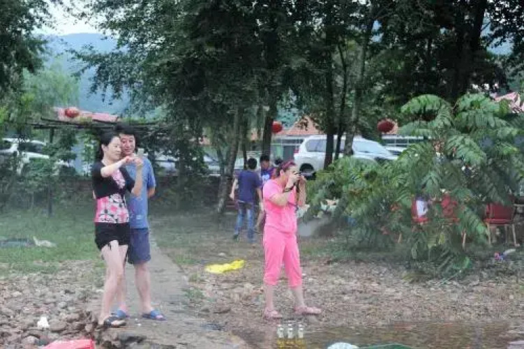 Benxi Riverside Farm Stay Hotel Overview