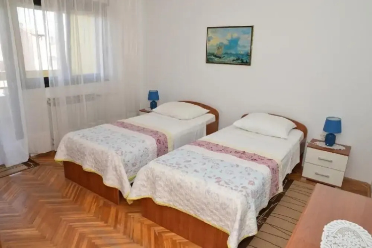 Apartments Sestan