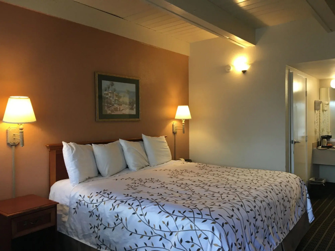 Van Ness Inn