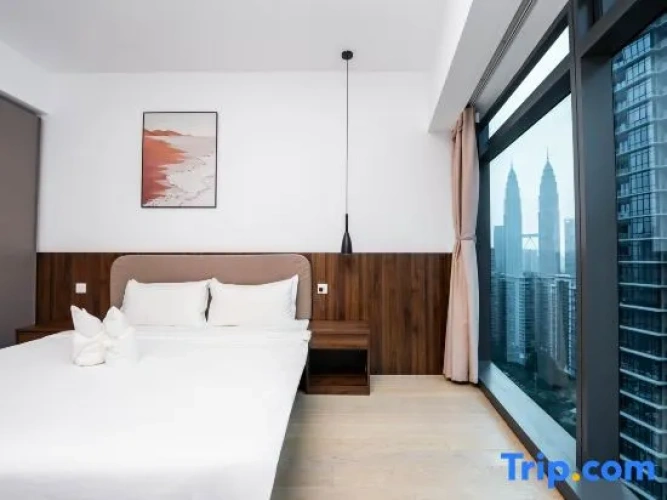 3 Bedrooms Premier Suite with balcony