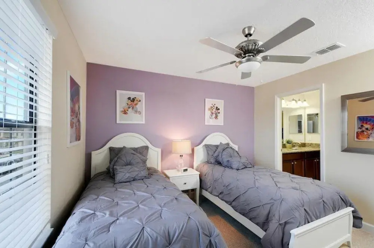 Beautifully decorated 6 beds at Champions Gate