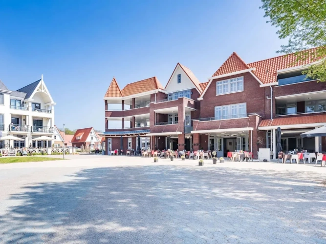 Apartment with balcony