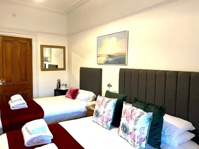 Standard Twin room with view