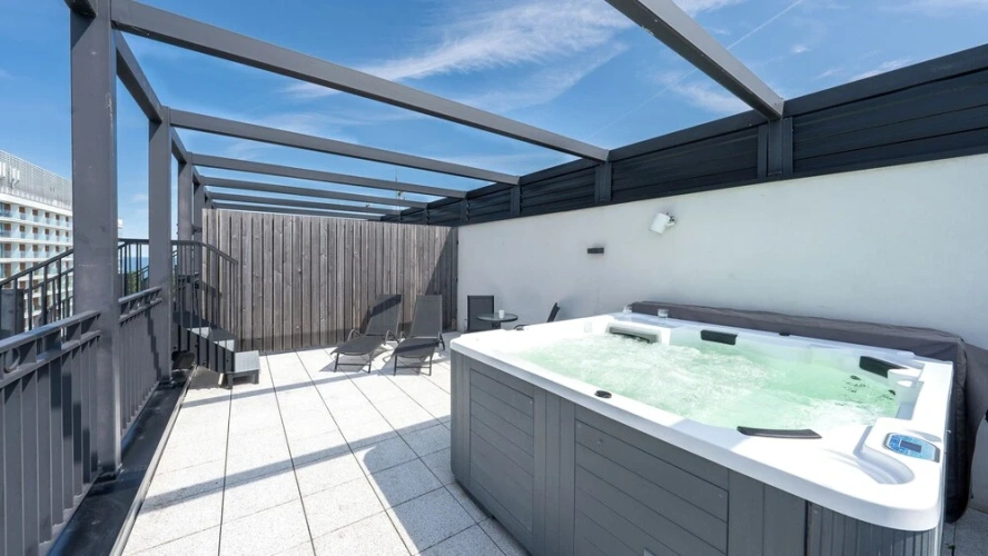 Apartment with balcony