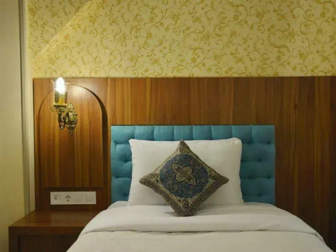 Arg Shiraz Hotel