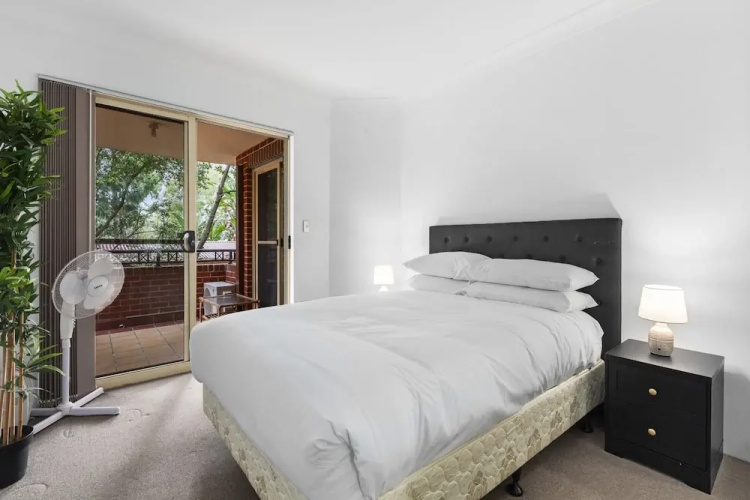 Bright Marrickville Flat With Balcony & Parking
