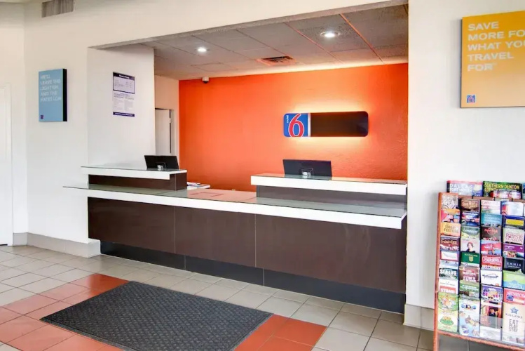 Executive Inn & Suites