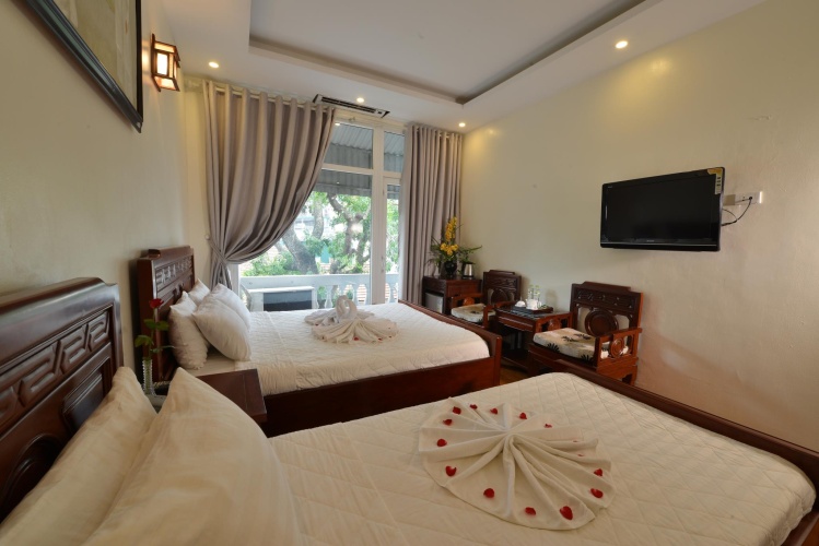 Deluxe Double room with city view