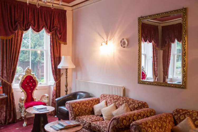 Wentworth House Hotel