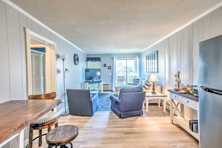 2 Bedrooms Apartment