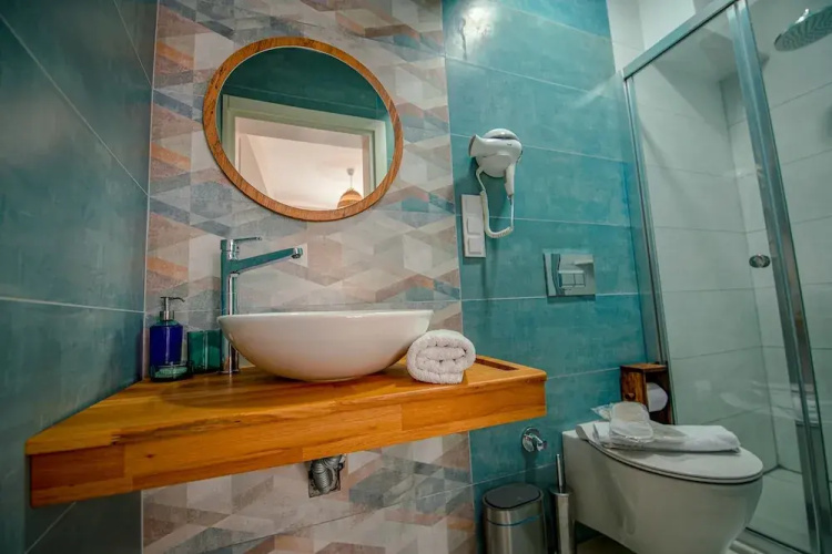 Lutro Otel