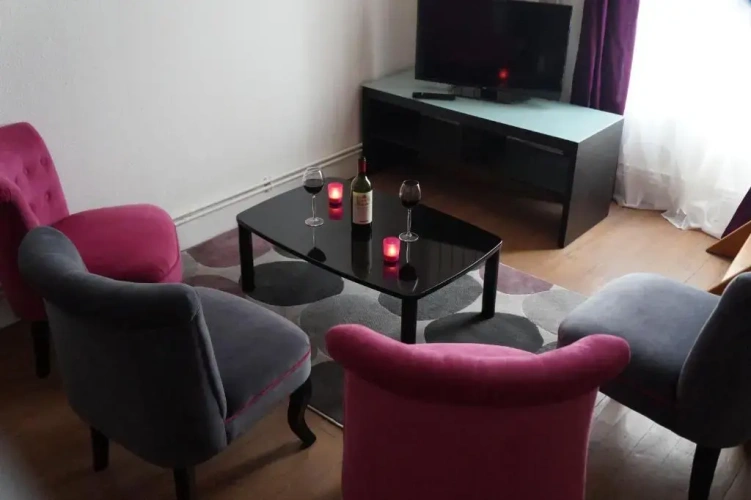 2 Bedrooms Apartment