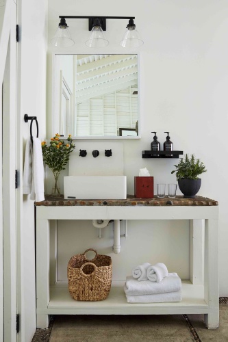 Standard room with pool view