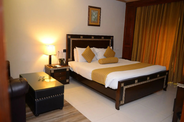 Hilton Suites