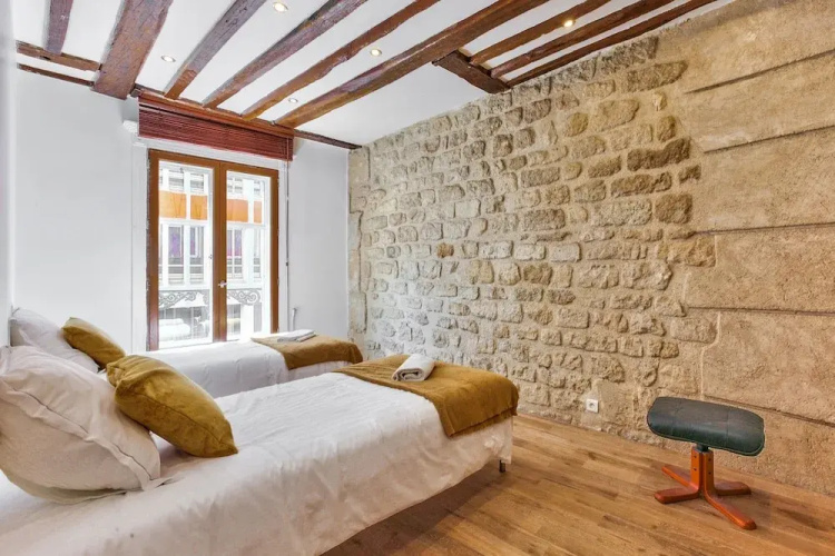 43 - Spacious Parisian Flat of Grands Boulevards