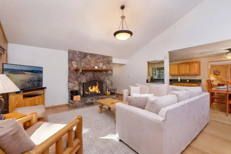 2049-summit Watch 3 Bedroom Home by RedAwning