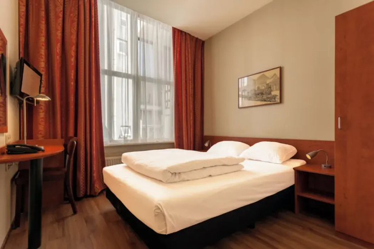 A Train Hotel