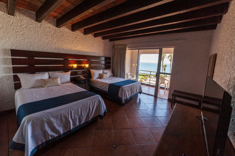 Las Rocas Resort And Spa