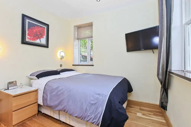 Baker Street Suites