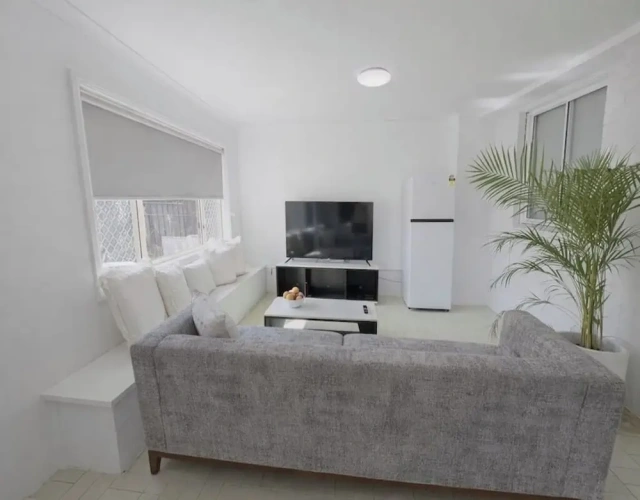 6BR Retreat Stay 5 Min from Airport
