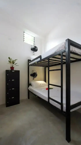 Sip Sunset Hostel and Lounge