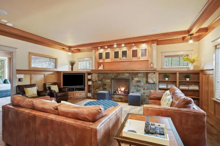 Awbrey-AC-By DT-4BR/2.5BA