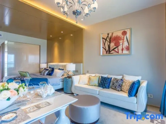 1 Bedroom Suite with pool view