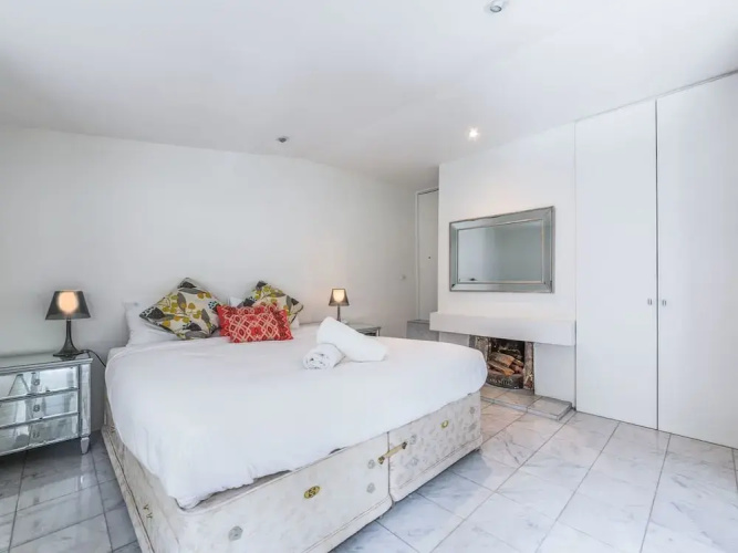 Spoilt for Choice 2-bed/2-bath + Free Parking